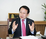 정헌율 익산시장, 보건복지부 장관상 '나눔과 배려'