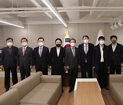윤석열 후보, 선대위 총괄본부장들과 상견례
