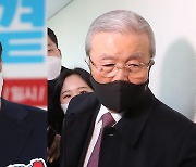 점점 더 멀어지는 윤석열·김종인..'도로한국당' 논란도