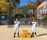 NC, 연고지역 중·고등학교 야구팀에 '드림볼' 기증