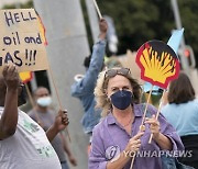 SOUTH AFRICA ENVIRONMENT PROTEST AGAINST SHELL