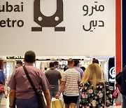 UAE "코로나19 1차 접종률 100%..90% 2차까지 맞아"