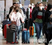 "오미크론 국내 유입, 시간 문제"..방역패스 강화, 실효성 의문