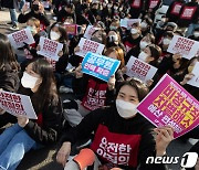 "입만 열면 MZ 얘기하면서 죽어나가는 청년 얘기 없어"