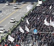 민주당 "민주노총 불법집회 엄정 수사해야"