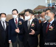 '질문하는 김현수 농림축산식품부 장관'