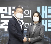 '이재명號 1호 영입' 조동연.."자녀 세대에 더 나은 환경 물려줘야"[일문일답]