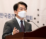 안철수 李·尹 겨냥 "선심성 청년구애 정책 쏟아붓고 '입싹닫'"