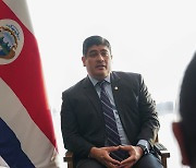 Korea, Costa Rica only grasping 'tip of the iceberg' of potential, Costa Rican president says