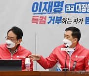 [헤럴드pic] '같은모습·같은 눈빛..'