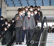 '중부권 관문' 청주공항 찾은 윤석열