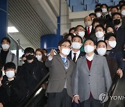 '중부권 관문' 청주공항 찾은 윤석열