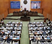 서울시의회, '오세훈 예산' 제동..TBS는 상임위서 136억 증액