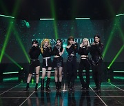 "마지막이라고 생각" 에버글로우, 음방 1위 목표인 '우주해적'(종합)