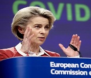 EU 집행위원장, '백신 접종 의무화' 논의 필요성 제기