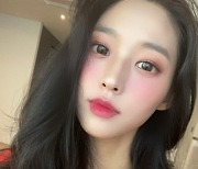 AOA 설현, 짙어진 쌍꺼풀과 오똑한 콧대..얼굴이 확 달라졌네