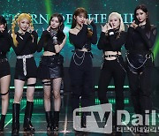 [TD포토] 에버글로우 '강렬한 블랙 컨셉'