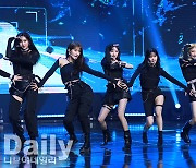 [TD포토] 에버글로우 '파워풀한 댄스'