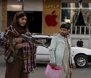"투항하면 살려준다"던 탈레반, 군인·관료 즉결처형