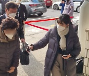 '통장 잔고증명 위조' 혐의, 윤석열 장모 징역 1년 구형