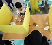 충북 학교비정규직 400여명 파업..일부 빵·우유 급식