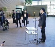 日, 오미크론 대책 '우왕좌왕'..자국민 입국도 막으려다 취소(종합)