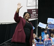 '美부통령 후보 물망' 에이브럼스, '첫 흑인 여성주지사' 재도전