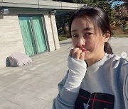 '싱글맘' 박은혜, 가구 옮기다 손목 삐끗 "혼자 붕대 감는 외로움 싫어" [TEN★]