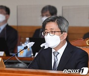 김명수 "법관 임용 경력 5년 단축안 부결, 아쉬운 결과"(종합2보)