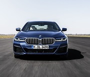 BMW, 벤츠 제치고 두 달 연속 1위..11월 수입차 판매 1만8810대