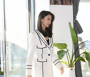 [포토] 배유빈, '하의실종 패션으로 시선 강탈~'