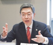 위헌소송 나서는 김현 前 대한변협회장 "종부세는 사실상 이중과세"