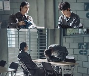 '어느 날' 김수현X차승원, 교도소 첫 접견..균열 시작되나