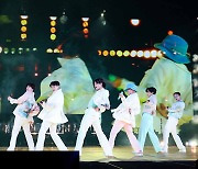 LA 달군 BTS, 내년 3월 서울 콘서트..코로나가 변수