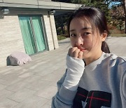 '싱글맘' 박은혜 , 손목에 붕대 칭칭.."혼자 가구 옮기다가 삐끗"