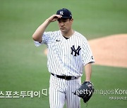 '미·일 통산 181승' 다나카, MLB 복귀 대신 일본 잔류 선택