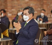 창당대회 참석한 김동연 전 경제부총리