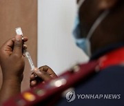 남아공 백신 미접종 5세 이하 가장 타격 '경고'..부모도 안맞아