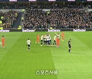'손흥민 리그 2호 도움' 토트넘, 모우라 선제골로 노리치전 1-0 전반종료