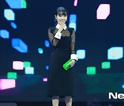 아이유X방탄소년단 5관왕 독주, 에스파 신인상·대상 동시 수상 기염[MMA2021①]