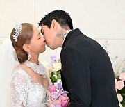 트루디♥︎이대은 결혼, '달콤한 키스' [사진]