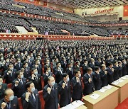 '3대혁명 선구자 대회' 분위기 지속하는 북한