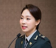 與 이해식 "조동연, 상처를 녹여 보석 빚어온 진주조개 같은 사람"