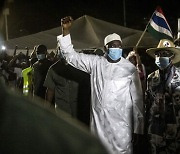 감비아, 배로 대통령 재선에 성공..야당 "부정선거" 주장