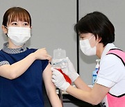 "백신 2회 완료해도 7%가 항체량 미달" 日 지자체 검사 결과