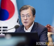 文대통령의 뼈있는 한마디 "소중한 성과마저 비하하는 사람들 있다"