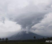 스메루 화산 재폭발로 22명 사망 27명 실종