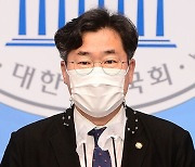 민주당, 김건희 불기소에 격앙.."검찰, 尹 선대위 출범일에 선물"