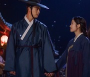 '어사와 조이' 옥택연, 김혜윤에 "우리 집으로 가자"..달달 데이트