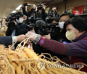 이재명, 세번째 전국민 선대위..소상공인 애로 청취·대안 모색